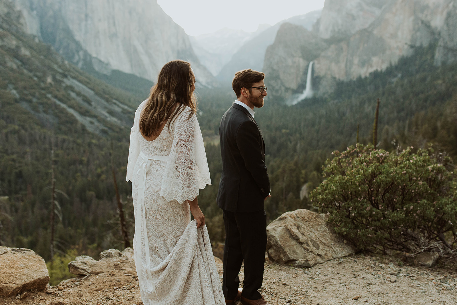 couple gets married at Artist Point Yosemite elopement