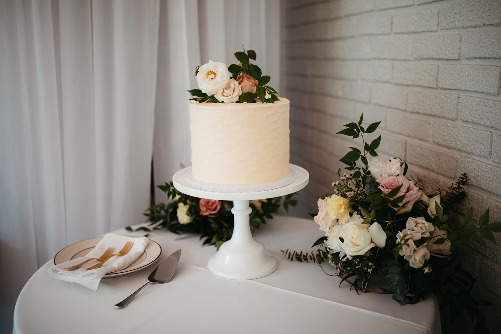 wedding cake setup 