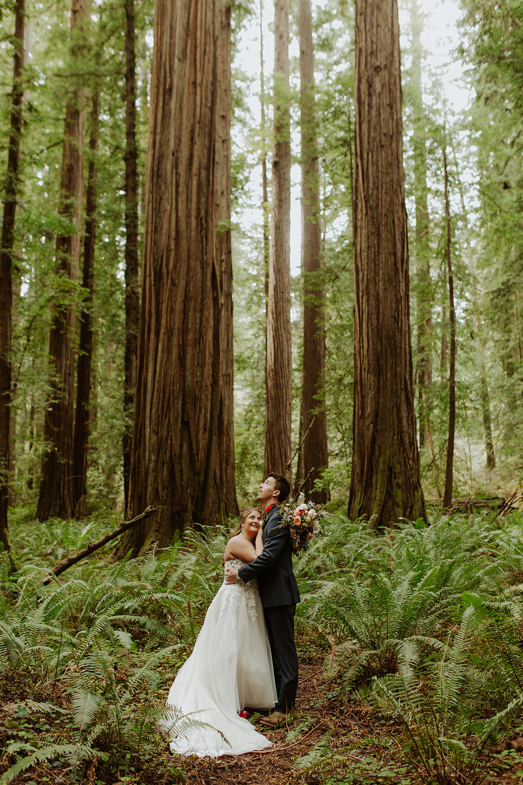 couple holds intimate wedding in the Redwoods