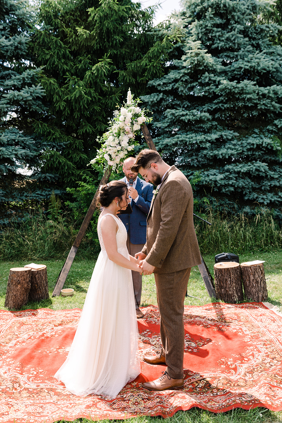 Northeast Ohio wedding on a gorgeous farm surrounded by pastures and so much nature