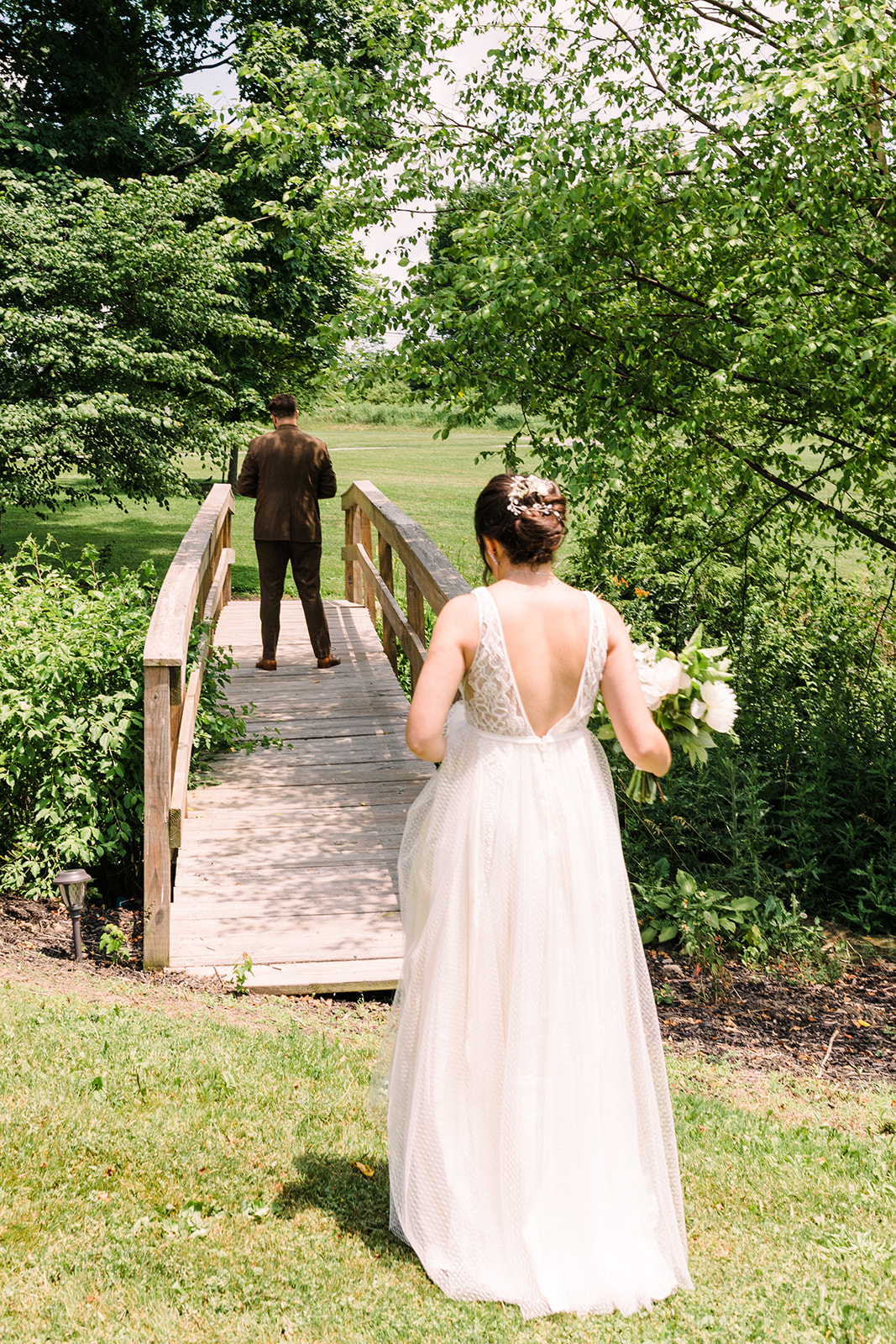 Northeast Ohio wedding on a gorgeous farm surrounded by pastures and so much nature