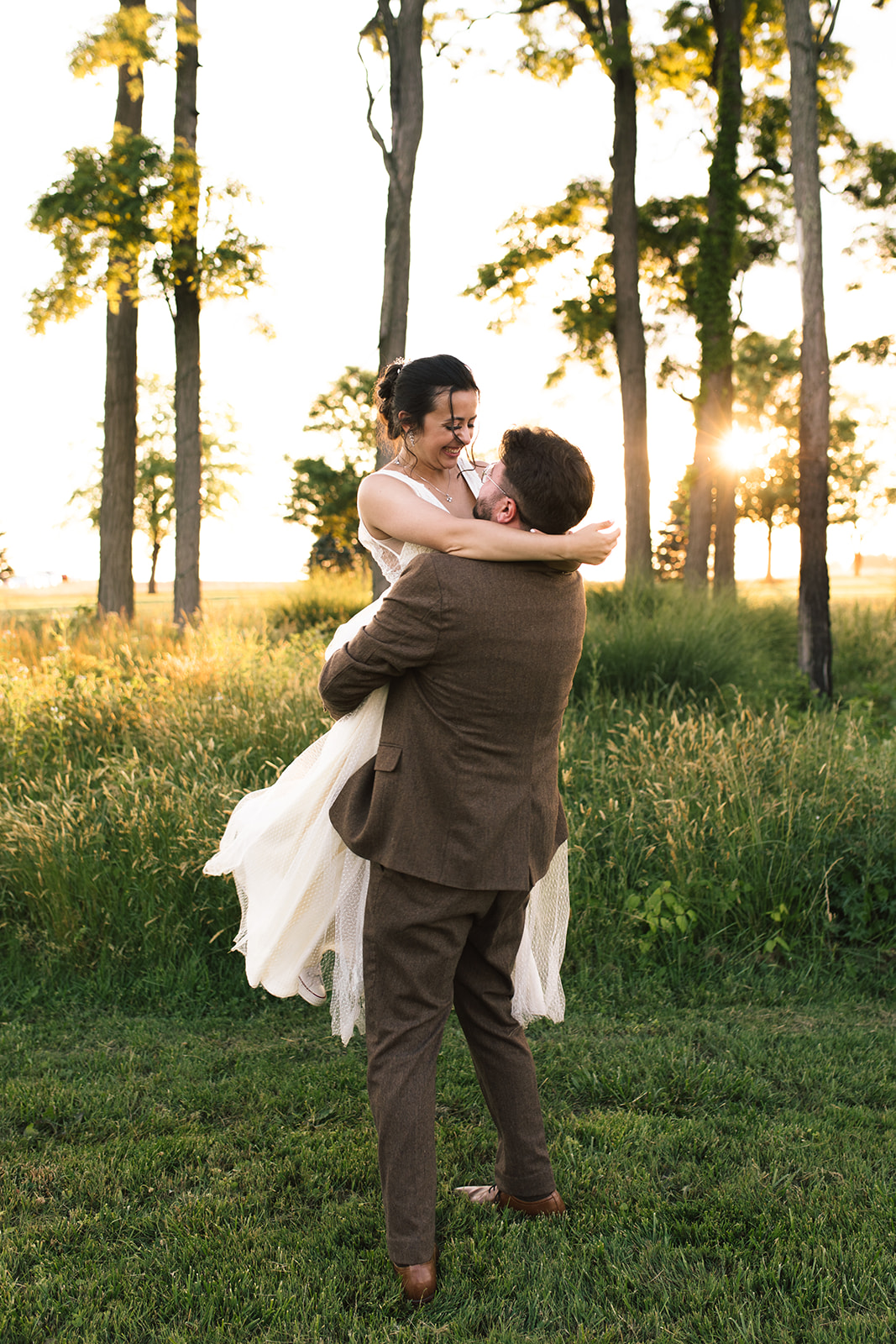Whimsical couples wedding in a warm pasture in northeast ohio