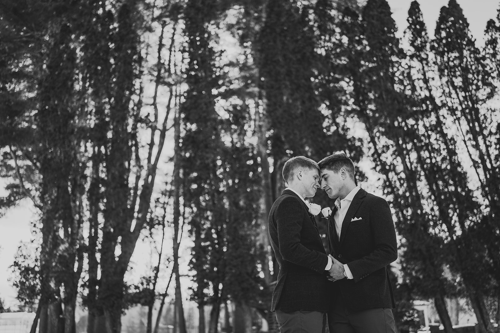 Queer winter wedding at Lundy Farm