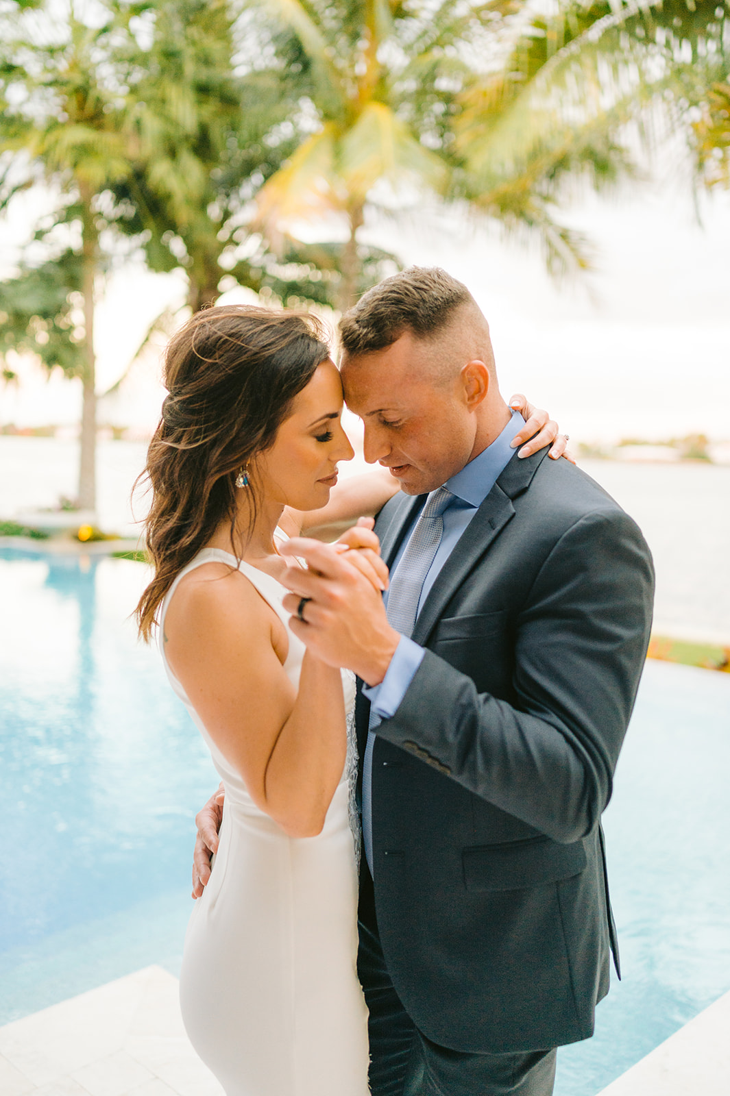 Naples Florida wedding photographer captures the exchange of vows
