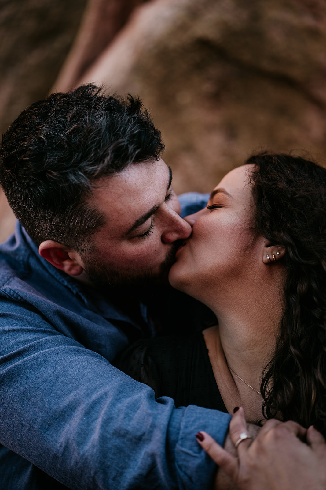 engagement session in red rocks