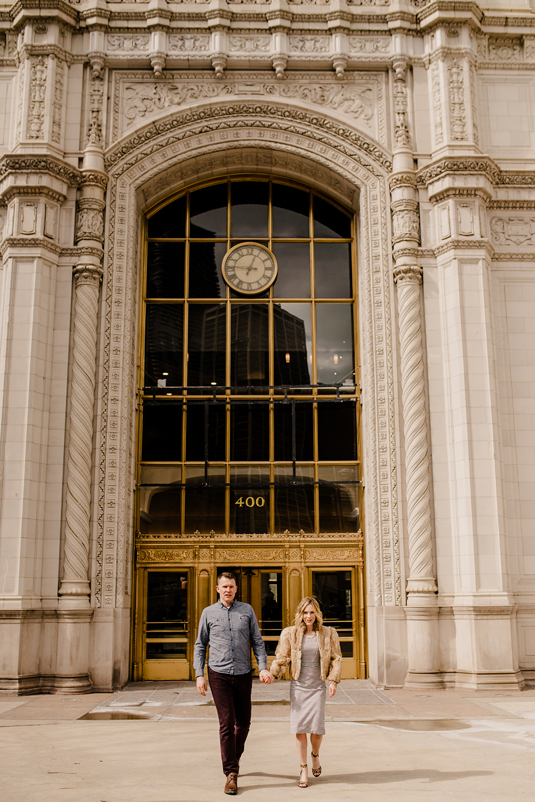 Chic and romantic engagement session in Chicago
